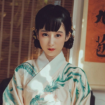 俏皮可愛(ài)帶團(tuán)扇女生頭像，唯美古風(fēng)真人頭像