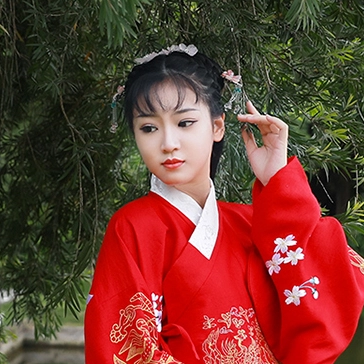 鮮艷紅衣女生頭像，唯美古風真人頭像