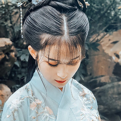 漢服帶傘女生頭像，唯美古風(fēng)真人頭像