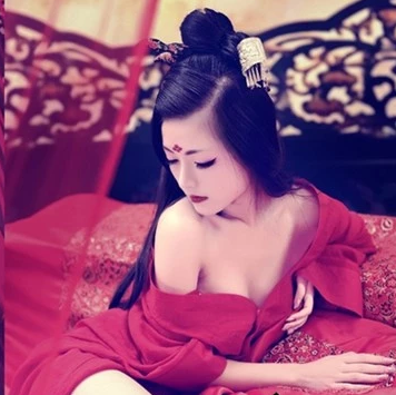 性感妖嬈紅衣女生頭像，唯美古風(fēng)真人頭像