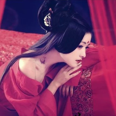 性感妖嬈紅衣女生頭像，唯美古風(fēng)真人頭像