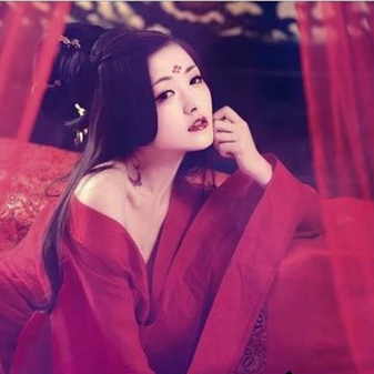 性感妖嬈紅衣女生頭像，唯美古風(fēng)真人頭像