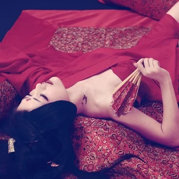 性感妖嬈紅衣女生頭像，唯美古風(fēng)真人頭像