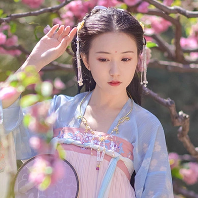 小清新帶團(tuán)扇女生頭像，唯美古風(fēng)真人頭像