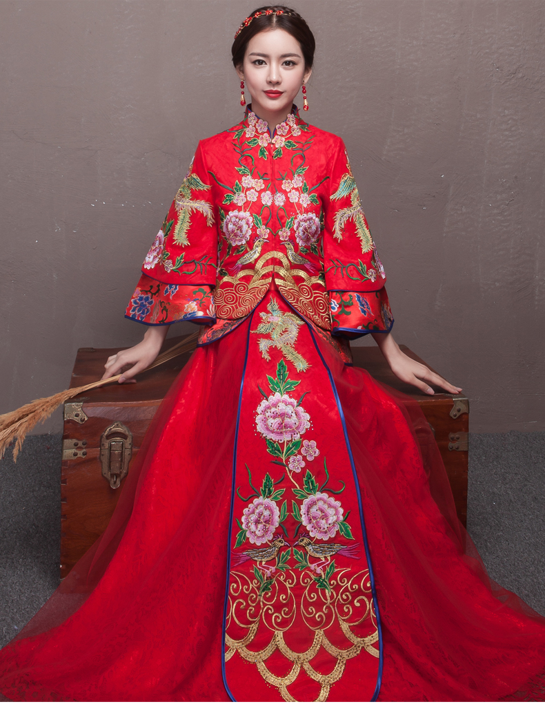 古典韻味中式禮服，新娘結(jié)婚禮服