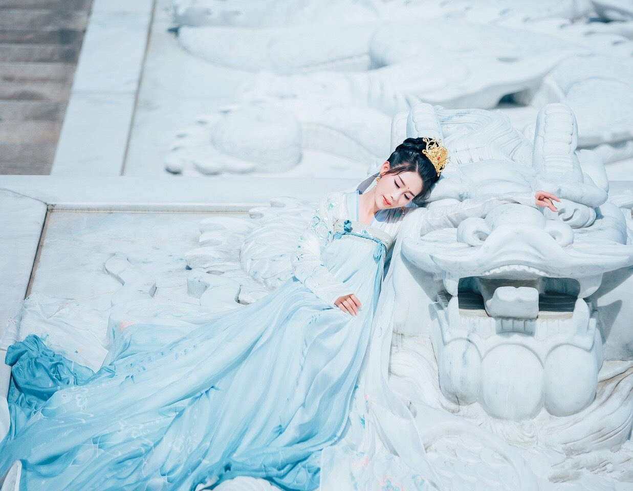 淡藍(lán)色漢服女子·古裝人像攝影