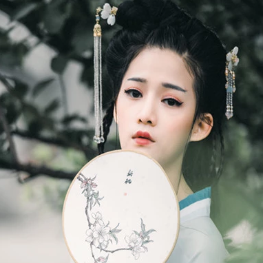 兩組齊胸襦裙?jié)h服女子頭像，唯美古風(fēng)真人頭像