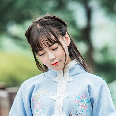 可愛(ài)帶團(tuán)扇和傘女生頭像，唯美古風(fēng)真人頭像