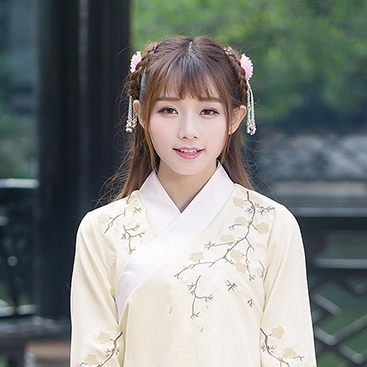淡黃色漢服帶傘女生頭像，唯美古風(fēng)真人頭像