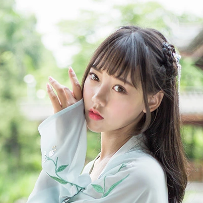 杜若花枝帶和團扇傘女生頭像，唯美古風(fēng)頭像