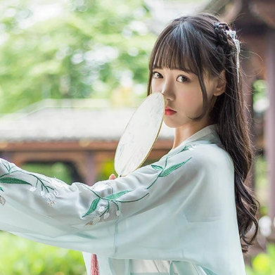 杜若花枝帶和團扇傘女生頭像，唯美古風(fēng)頭像