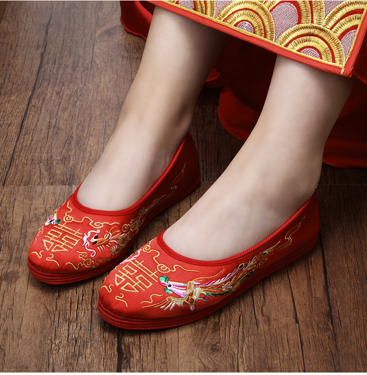 古典家佳樂(lè)文學(xué)繡花鞋，兩款刺繡新娘結(jié)婚鞋