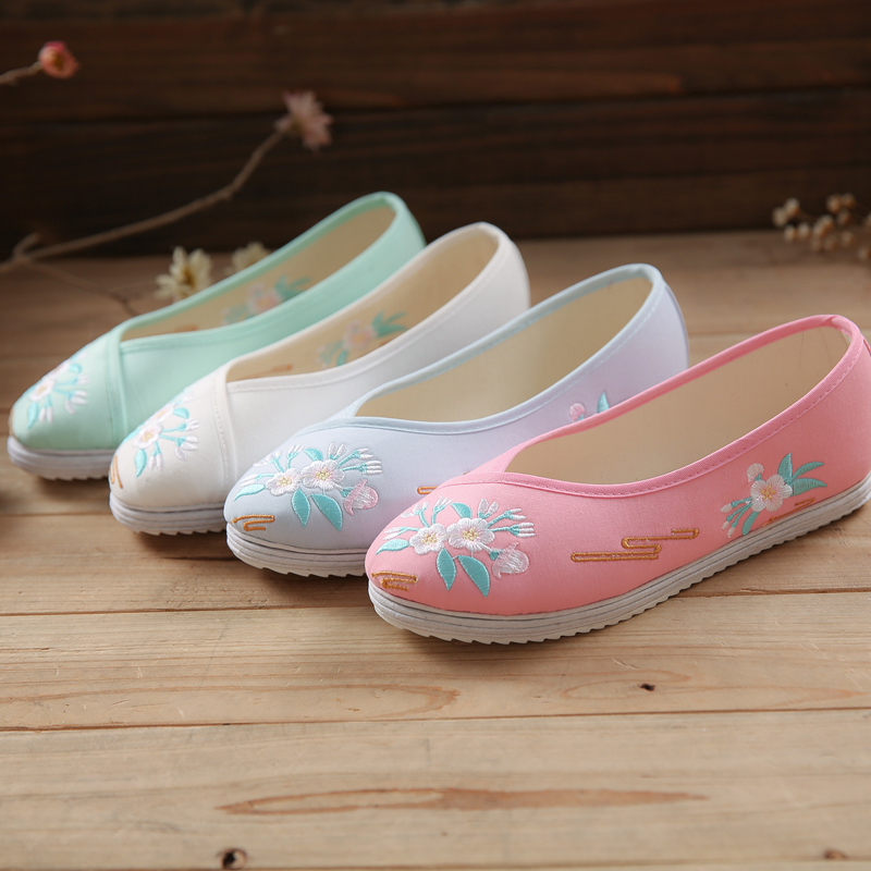 簡單別致花朵刺繡平底鞋，復古民族風繡花鞋