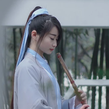 竹林舞劍女生頭像，唯美古風(fēng)真人頭像