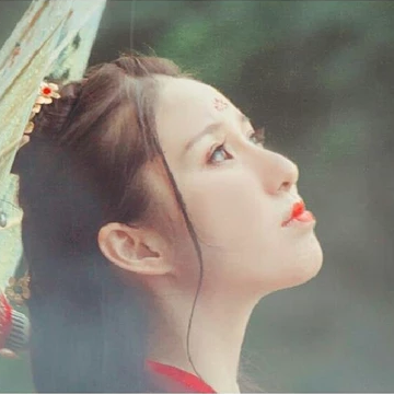 相思紅衣帶傘女生頭像，唯美古風(fēng)真人頭像