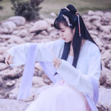 清新帶團(tuán)扇女生頭像，唯美古風(fēng)真人頭像