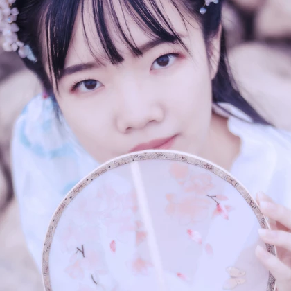 清新帶團(tuán)扇女生頭像，唯美古風(fēng)真人頭像