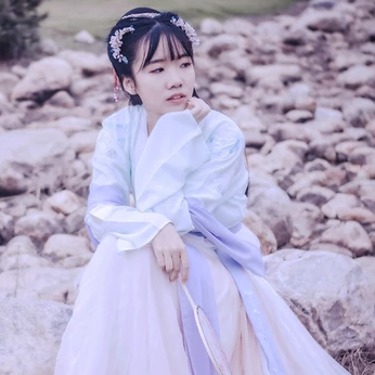 清新帶團(tuán)扇女生頭像，唯美古風(fēng)真人頭像