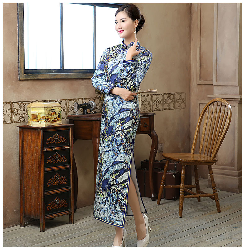 復(fù)古晶藍(lán)印花旗袍，加厚長款旗袍裙