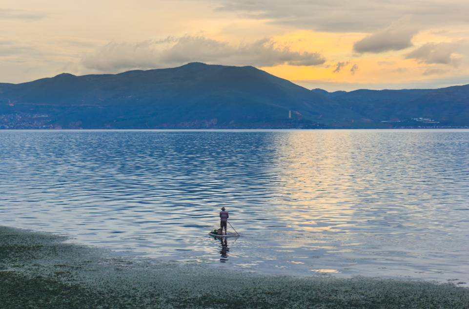 大理洱?！w心，歸心看海煙雨江南