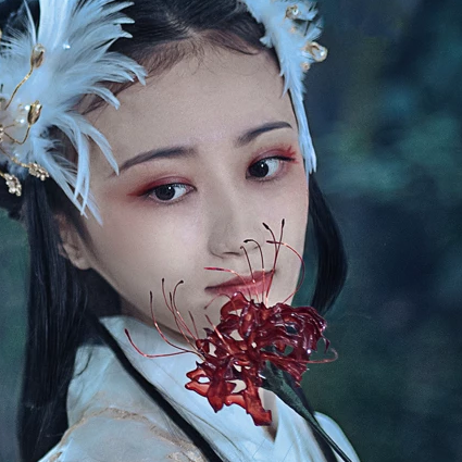 妖艷帶傘女子頭像，唯美古風(fēng)真人頭像