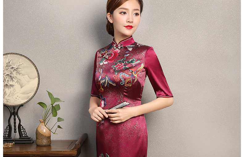 彩鳳印花紅色旗袍，端莊大氣鳳凰牡丹旗袍裙