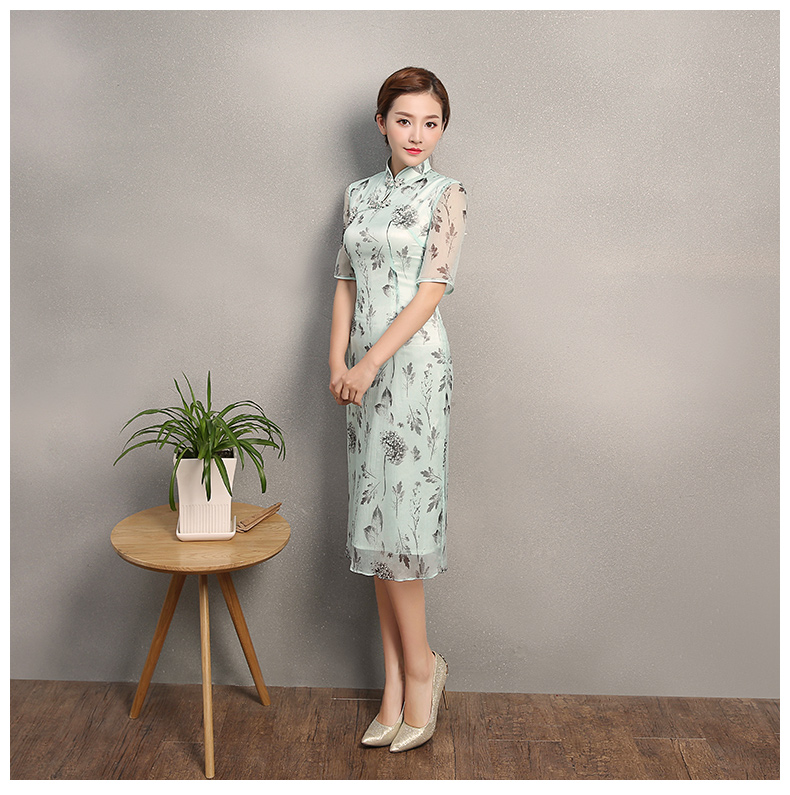 淡青色時尚印花旗袍，優(yōu)雅清新旗袍裙