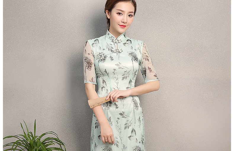 淡青色時尚印花旗袍，優(yōu)雅清新旗袍裙
