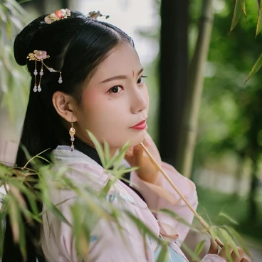 清新唯美帶團(tuán)扇女生頭像，古風(fēng)真人頭像