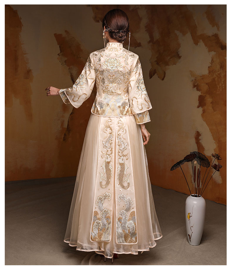 淡黃色家佳樂文學(xué)中式禮服，新娘結(jié)婚禮服