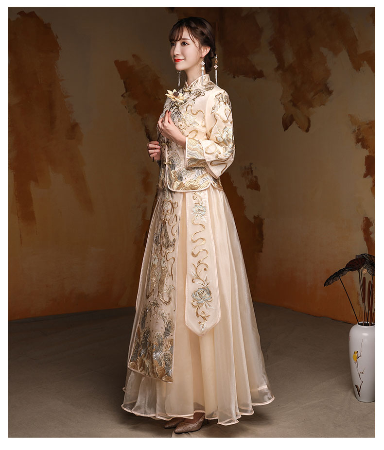 淡黃色家佳樂文學(xué)中式禮服，新娘結(jié)婚禮服