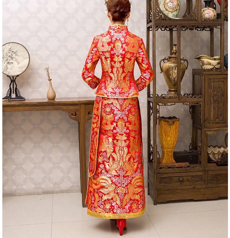 紅色旗袍中式禮服，新娘結(jié)婚禮服