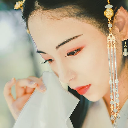 喝酒傷感女生頭像，唯美古風(fēng)真人頭像