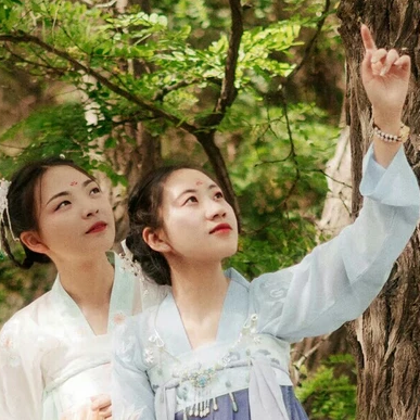 漢服帶團扇閨蜜頭像，唯美古風真人頭像