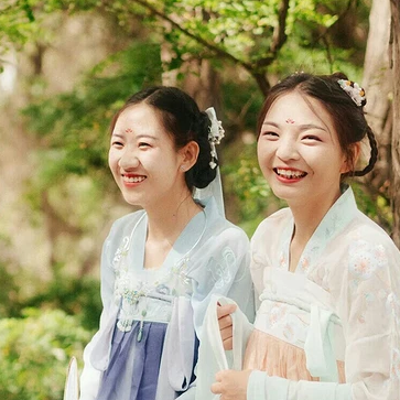 漢服帶團扇閨蜜頭像，唯美古風真人頭像