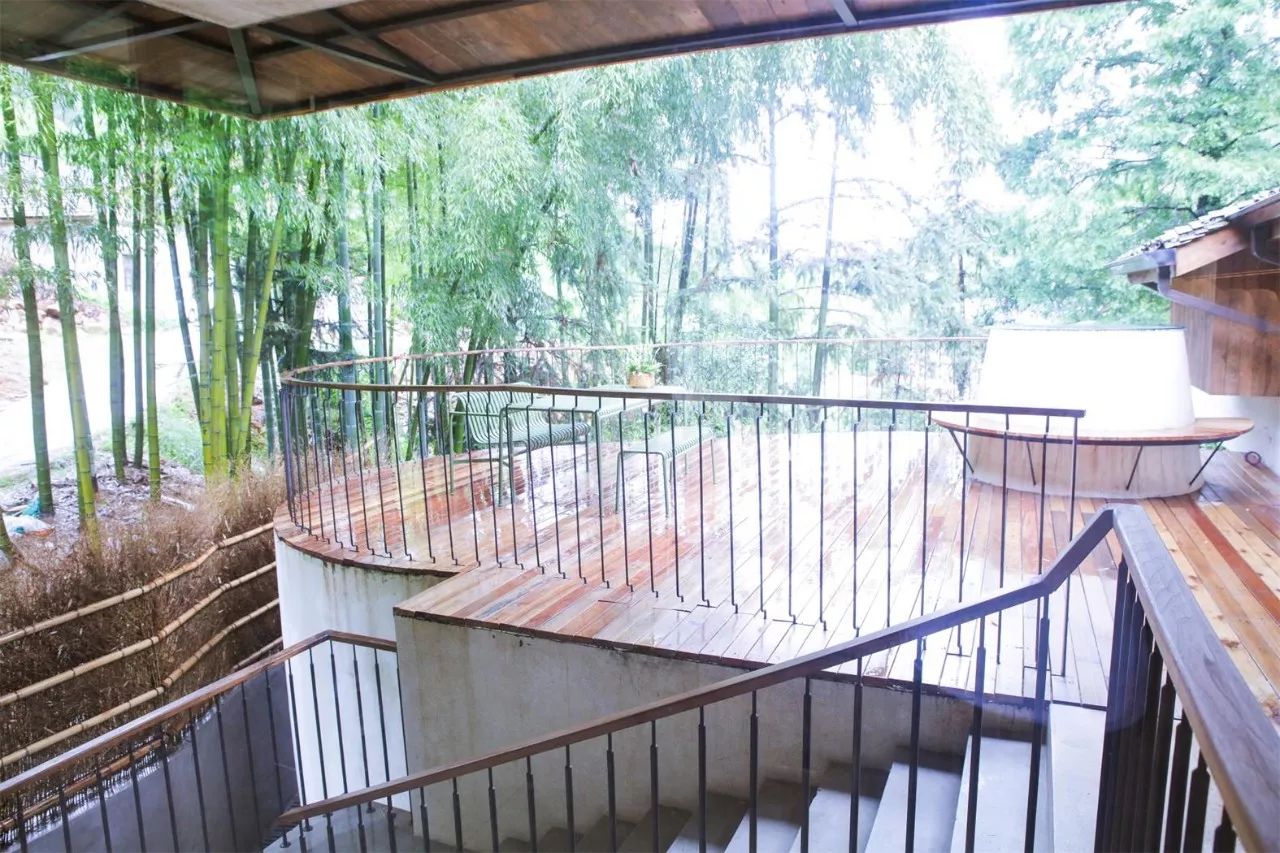 莫干山·西璞，睡進梵高的畫里