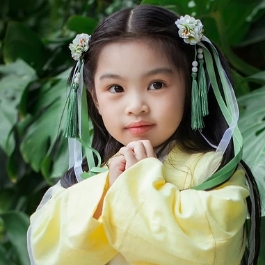 超萌帶團(tuán)扇小女生頭像，唯美古風(fēng)真人頭像