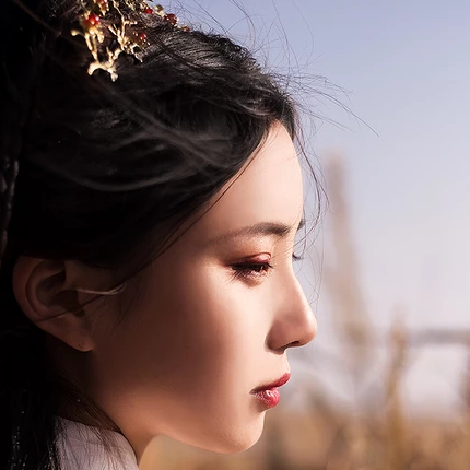 傷感流淚帶傘頭像，唯美古風(fēng)真人頭像