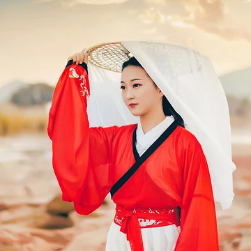 秋色彈琵琶紅衣女生頭像，唯美古風(fēng)真人頭像