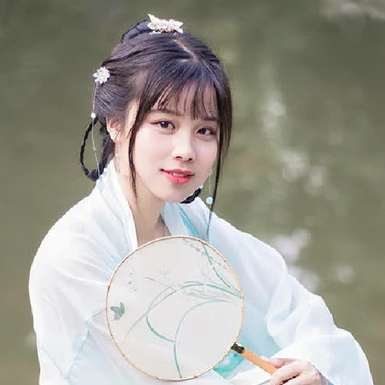 淡雅帶團(tuán)扇女生頭像，唯美古風(fēng)真人頭像
