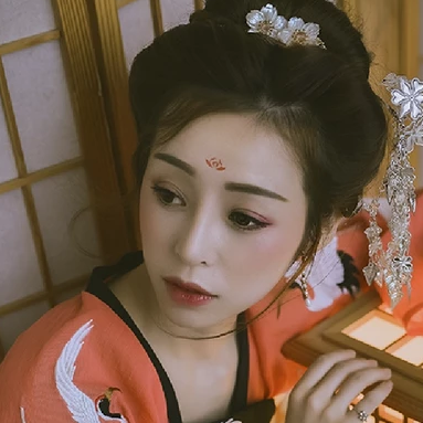 傷感喝酒女生頭像，唯美古風(fēng)真人頭像