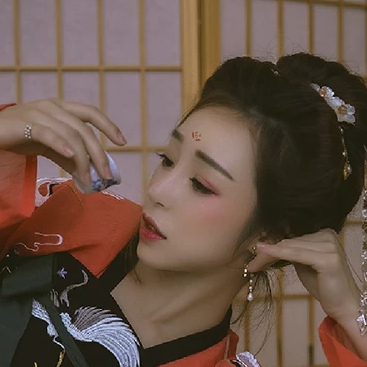 傷感喝酒女生頭像，唯美古風(fēng)真人頭像