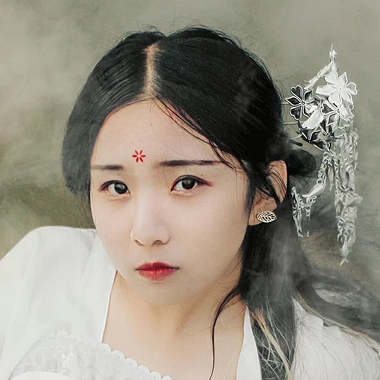 青色帶折扇女生頭像,唯美古風真人頭像