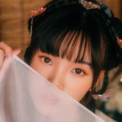 可愛彈琵琶女生頭像,唯美古風真人頭像