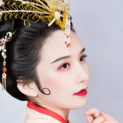 古典帶團(tuán)扇女生頭像，唯美古風(fēng)真人頭像