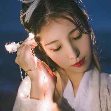 夜下星空女生頭像，唯美古風(fēng)真人頭像