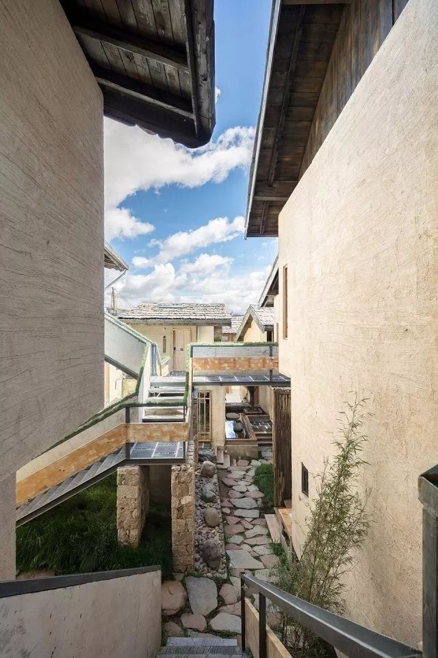 香格里拉·言?意，頗有古代山水畫的意境