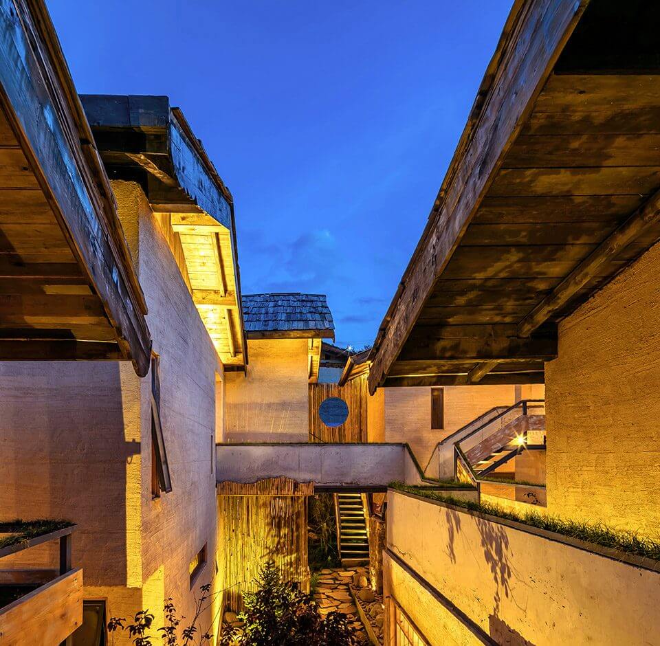 香格里拉·言?意，頗有古代山水畫的意境