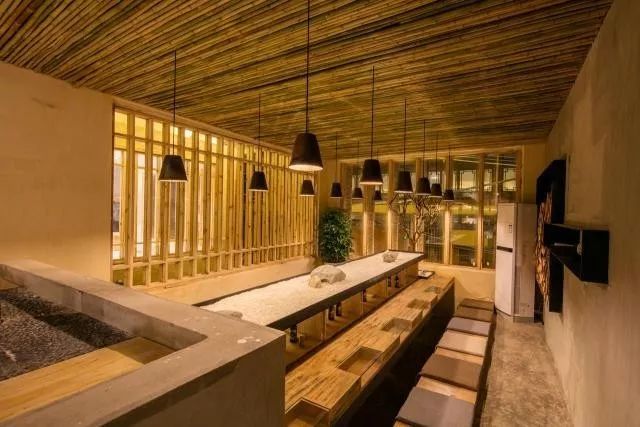 香格里拉·言?意，頗有古代山水畫的意境