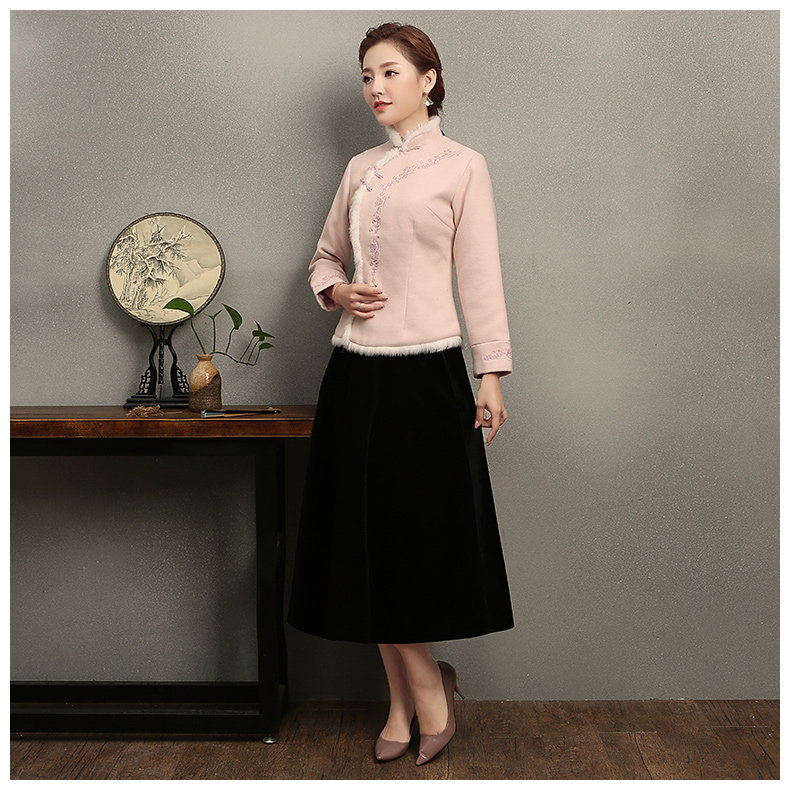 粉色繡花復古毛包邊女士唐裝